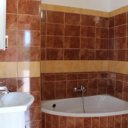 Korall Daire Balatonfůzfő